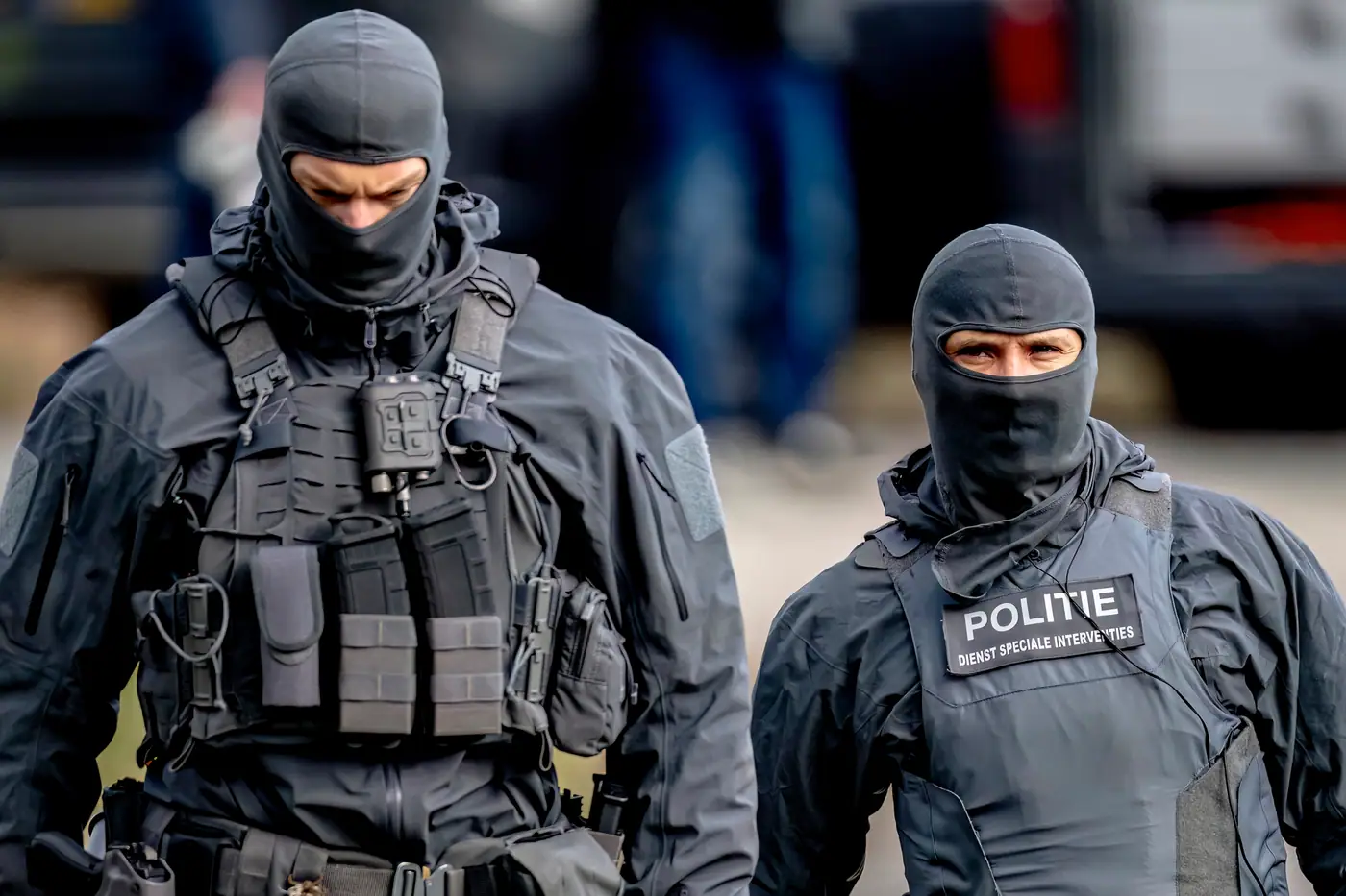 Overasselt opgeschrikt door extreem geweld: dode, twee agenten gewond en 34 arrestaties