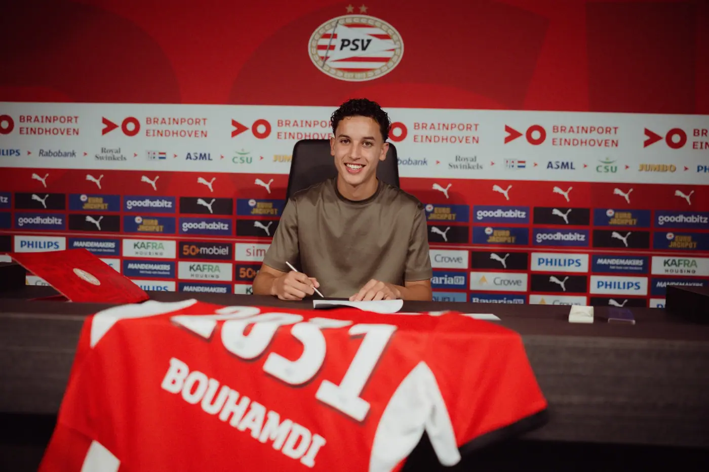 PSV legt talent Amir Bouhamdi vast tot medio 2031, ook Sam Lammer weer terug
