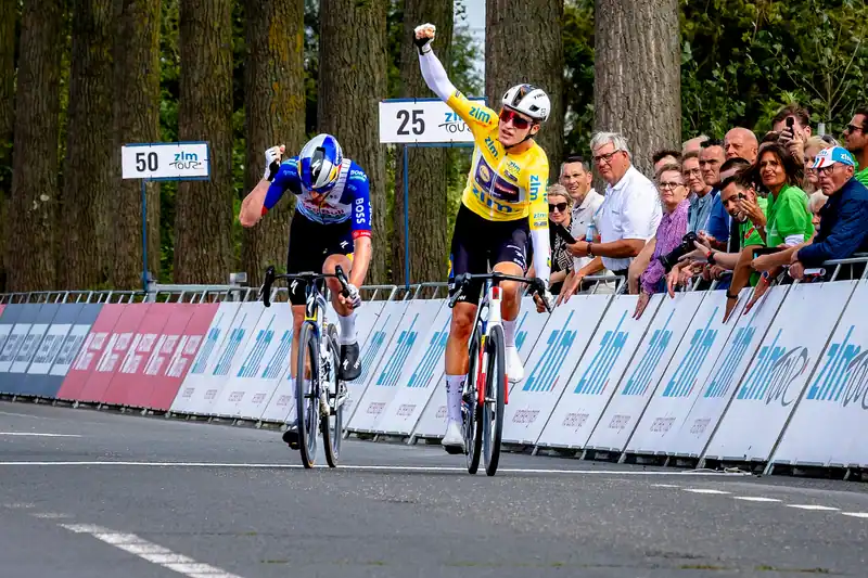 Vacek verslaat Van Dijke en verstevigt leiding in ZLM Tour