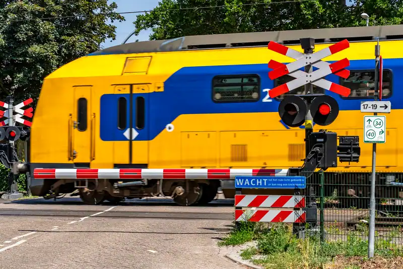 Landelijke ov-staking legt treinverkeer woensdag volledig stil