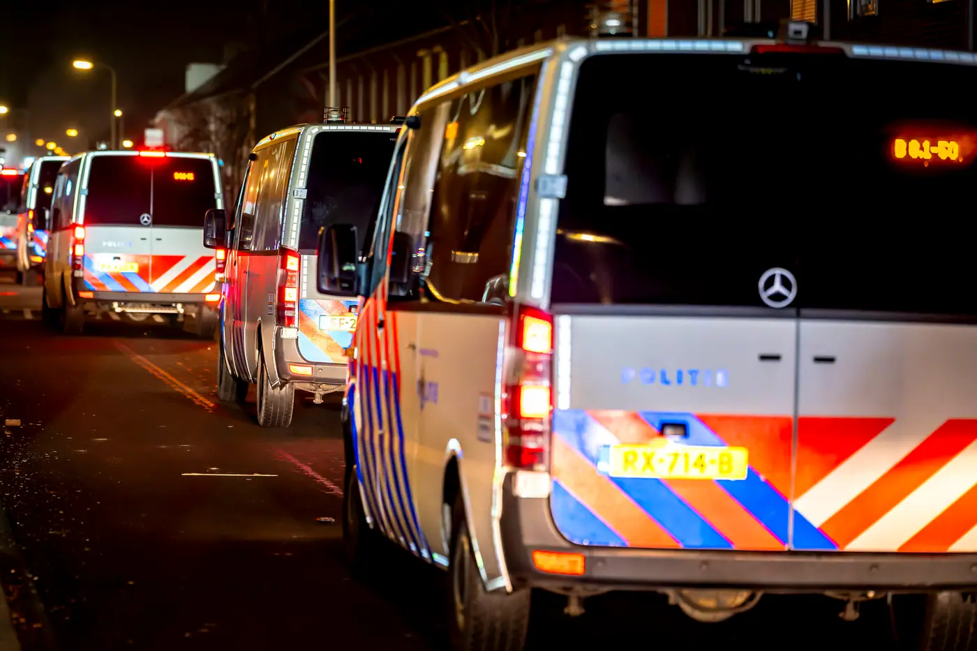 AZC-protest in Opheusden escaleert: ME grijpt in en meer dan tien arrestaties