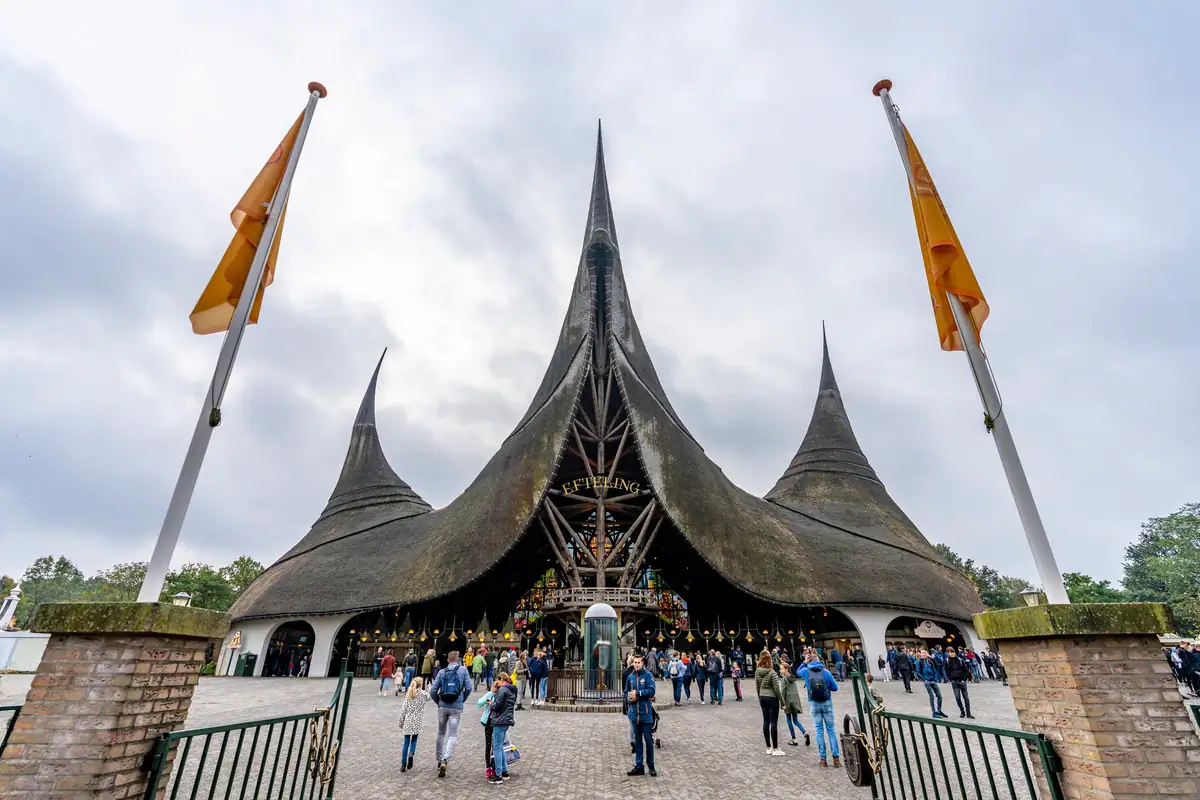 Jong kind gewond na val uit bed op vakantiepark van Efteling