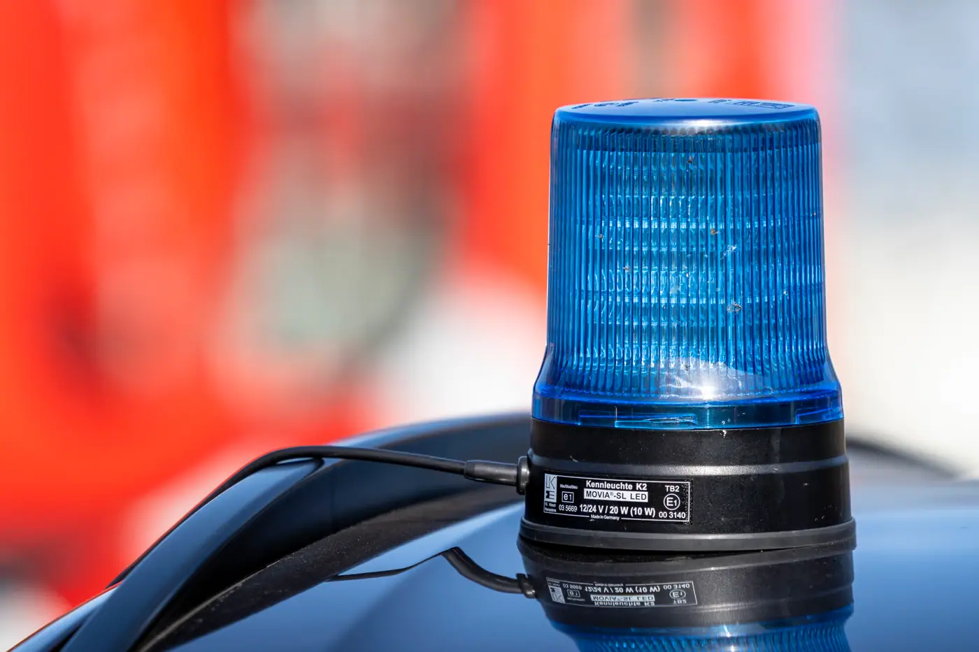 Jongen van 14 en man van 18 neergestoken na aanval op auto in Eindhoven