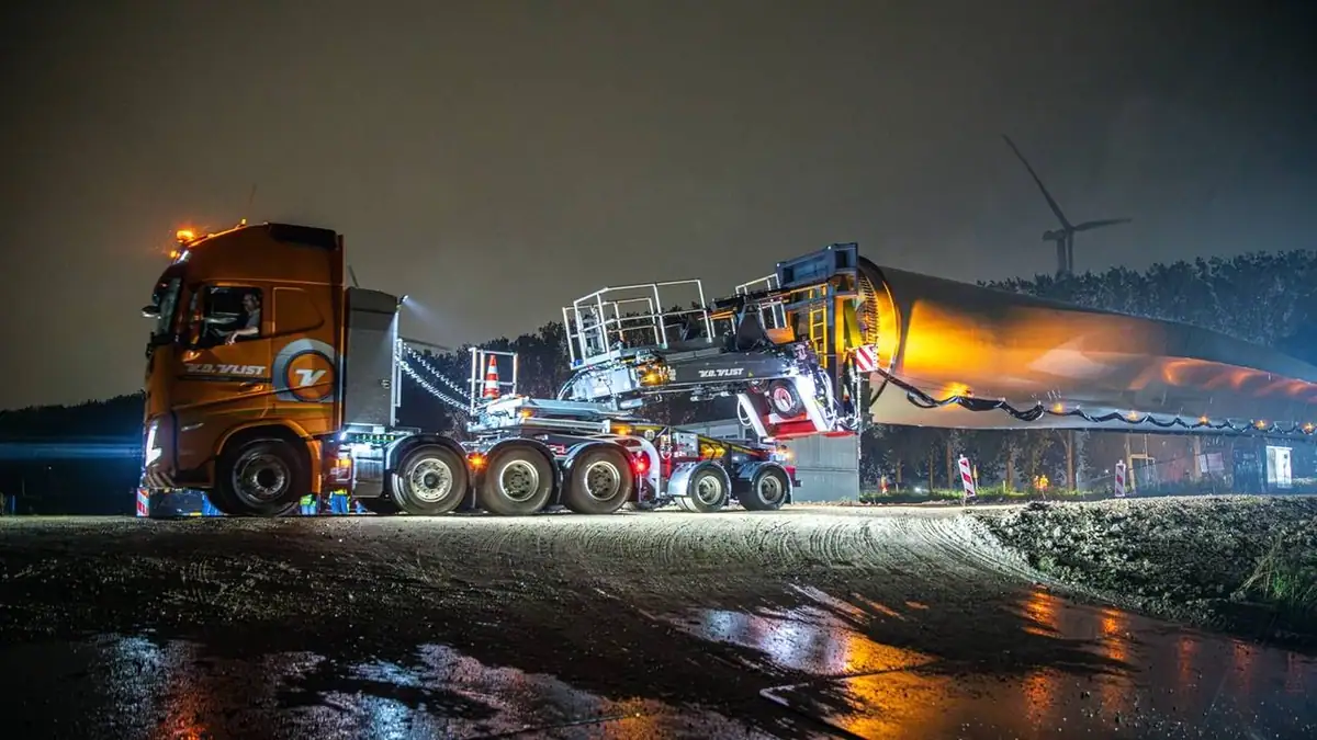 Gigantische windmolenwieken van 80 meter over A59 naar Oosterhout