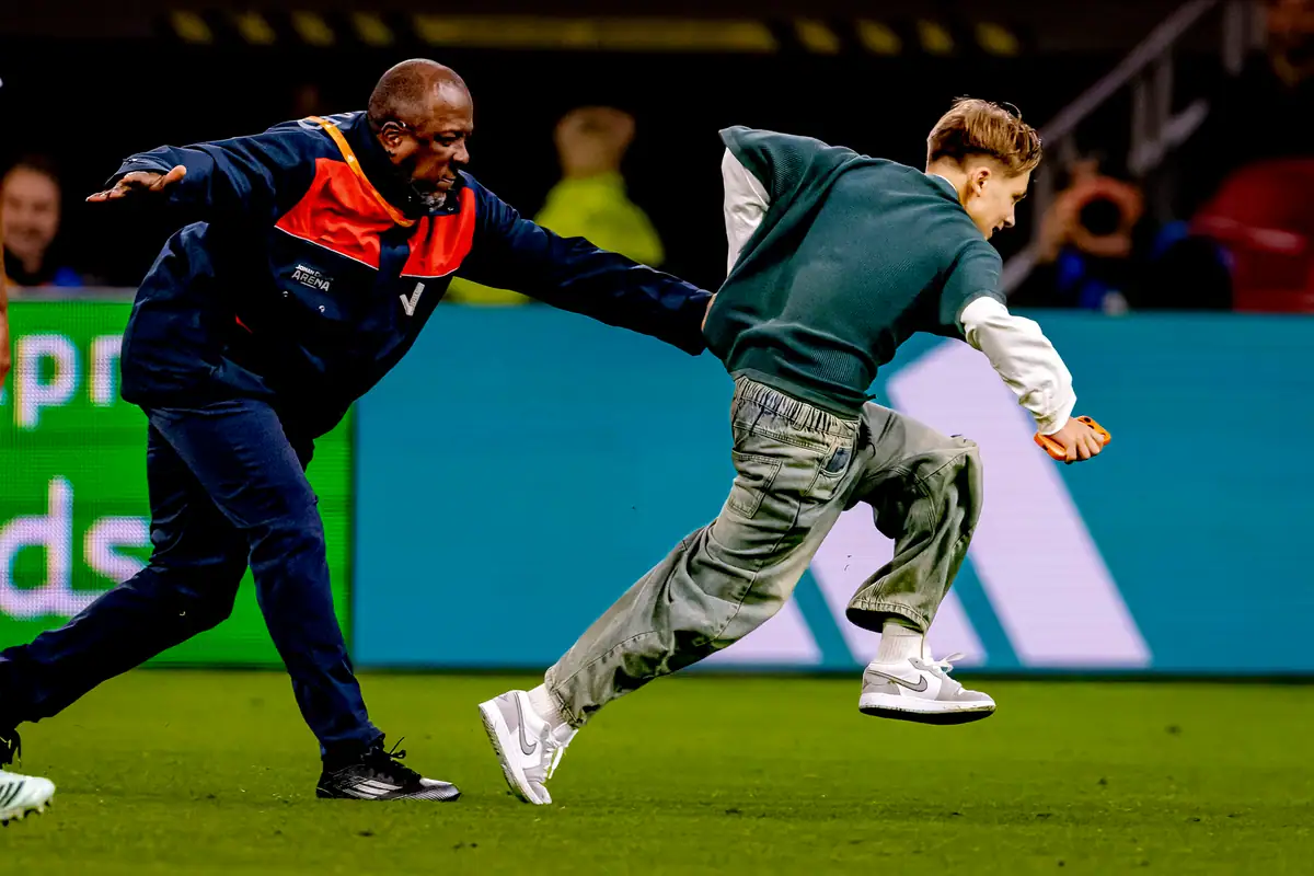 Veldbestormer (13) bij Oranje krijgt vijf jaar stadionverbod