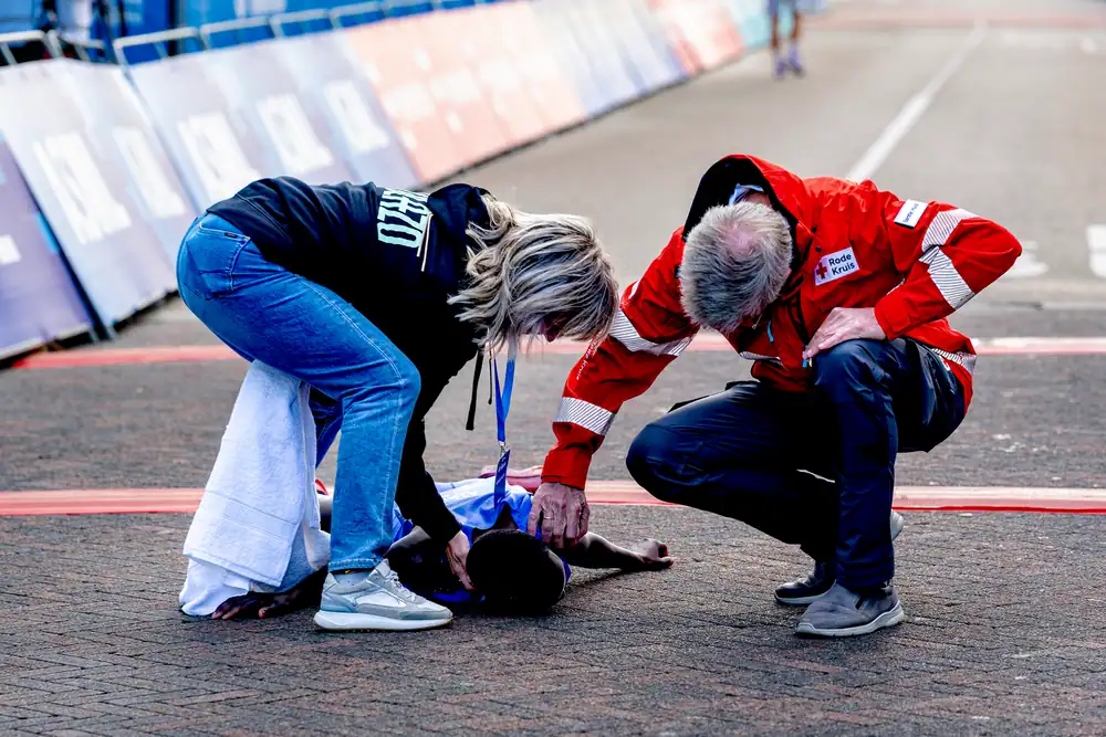 Winnares Marathon Eindhoven zakt na finish in elkaar