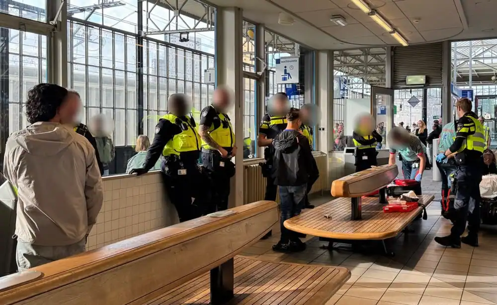 Gewonde jongen aangetroffen in trein op Eindhoven Centraal, politie ingeschakeld