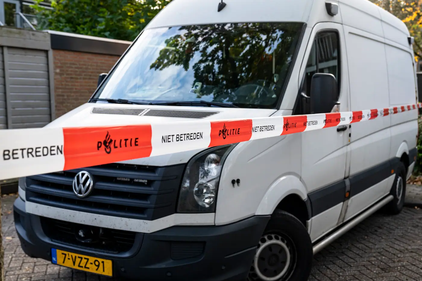 Schoten op woning in Waalwijk: politie onderzoekt kogelgaten in ramen